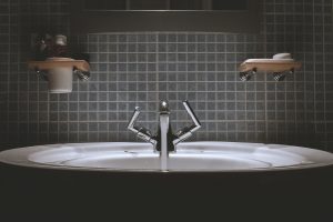 Dozownik  mydła - wyposażenie toalet publicznyh